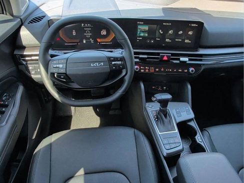 New 2026 Kia Sportage EX image 17