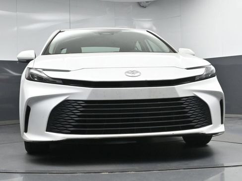 Used 2025 Toyota Camry LE FWD image 21