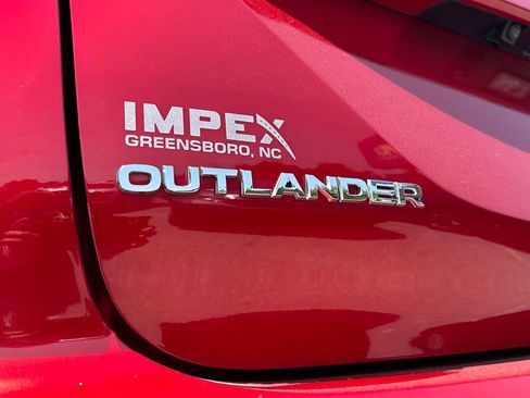 Used 2025 Mitsubishi Outlander ES FWD image 30