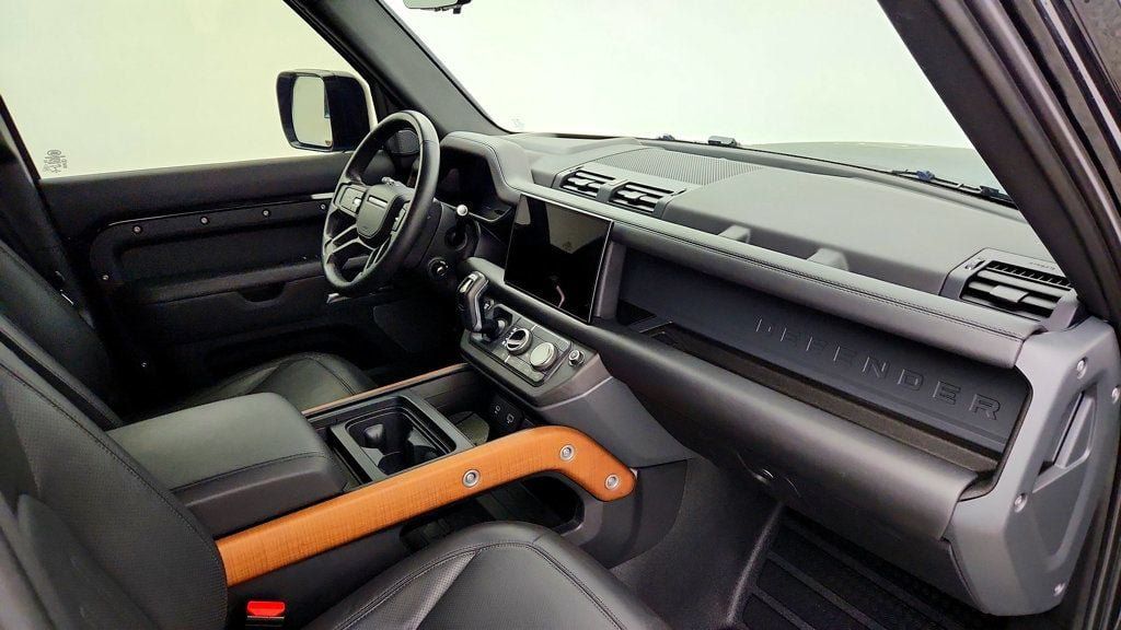 Used 2023 Land Rover Defender 110 X AWD/4WD image 26
