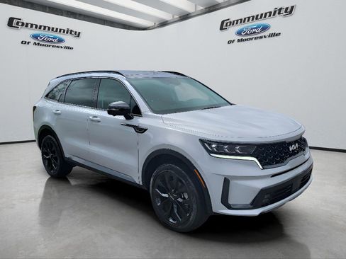 Used 2023 Kia Sorento SX image 3
