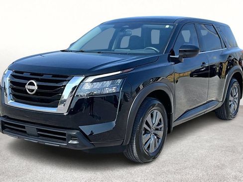 Used 2025 Nissan Pathfinder S FWD image 14