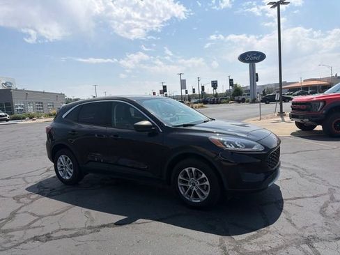 Used 2022 Ford Escape SE AWD/4WD image 3