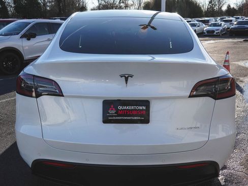 Used 2022 Tesla Model Y Long Range image 6