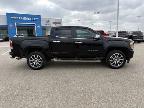 Used 2022 GMC Canyon Denali image 11