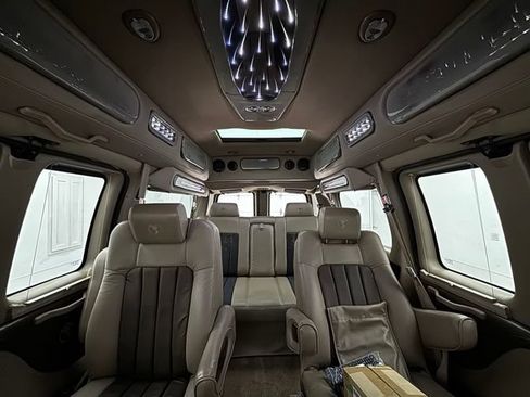 Used 2013 GMC Savana 1500 RWD image 2