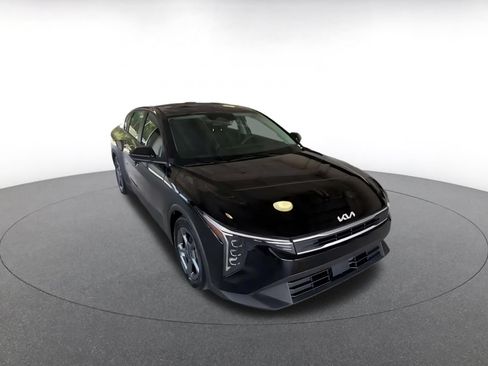 Used 2026 Kia K4 FWD image 3