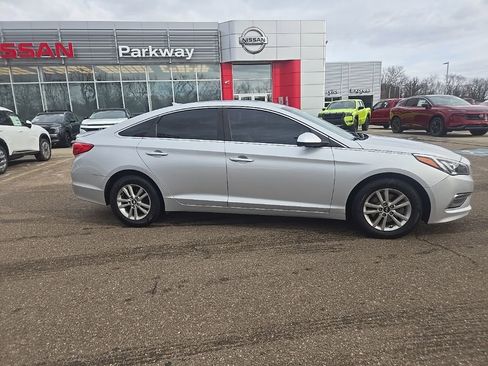 Used 2015 Hyundai Sonata SE w/ Option Group 09 image 8