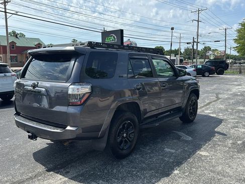 Used 2021 Toyota 4Runner SR5 AWD/4WD image 7