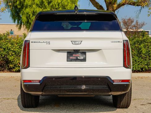 New 2025 Cadillac Escalade IQ Luxury 2 image 8