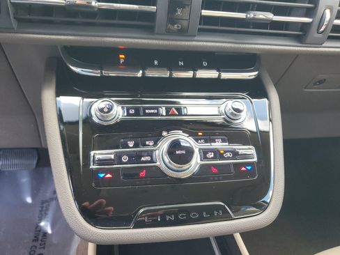 Used 2021 Lincoln Corsair FWD image 24