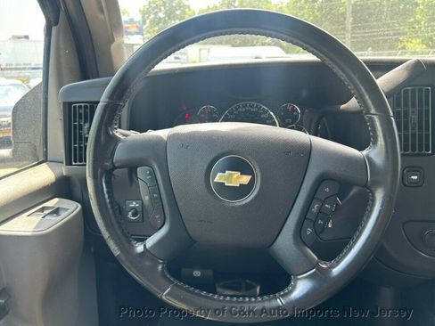 Used 2020 Chevrolet Express 3500 w/ Power Convenience Package RWD image 27