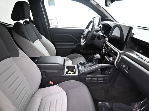 Used 2024 Toyota Tacoma TRD Sport w/ TRD Sport Upgrade Package AWD/4WD image 11