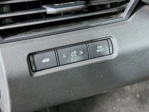 Used 2024 Nissan Altima 2.5 SV image 17