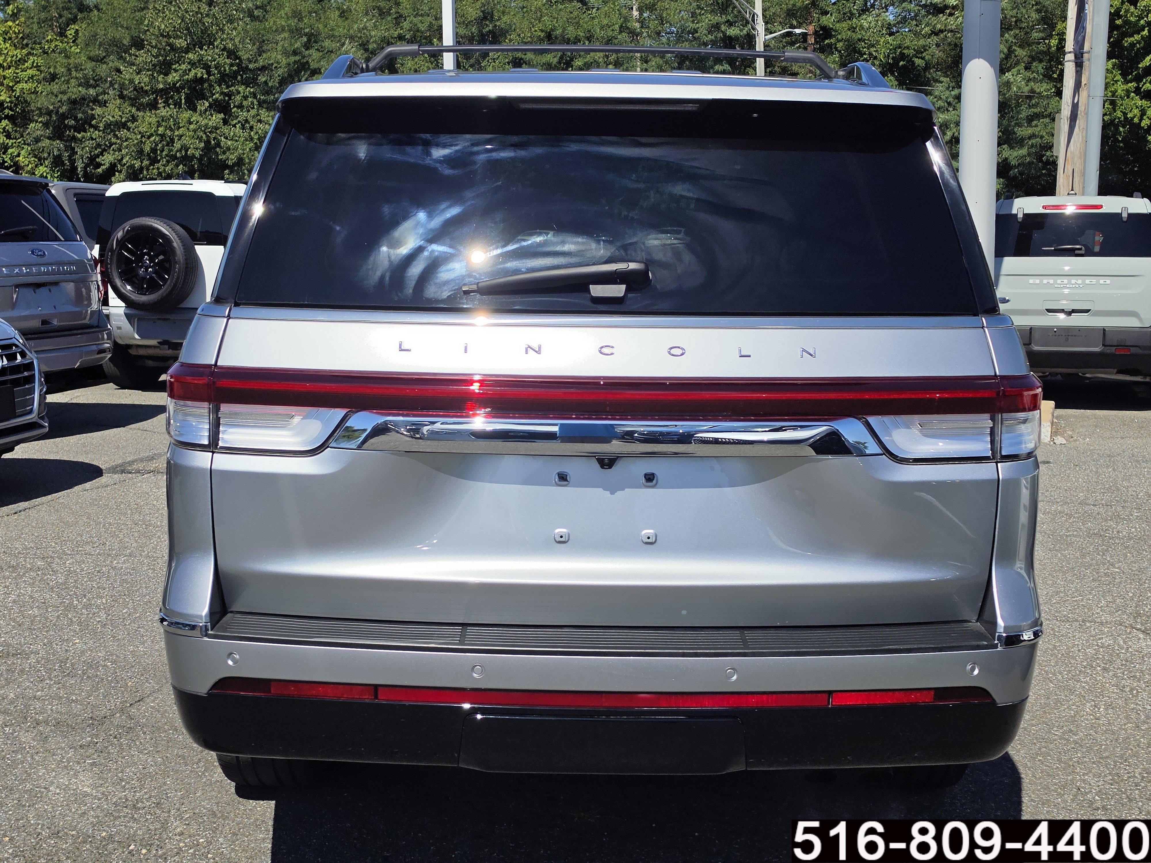 Used 2023 Lincoln Navigator Reserve AWD/4WD image 6