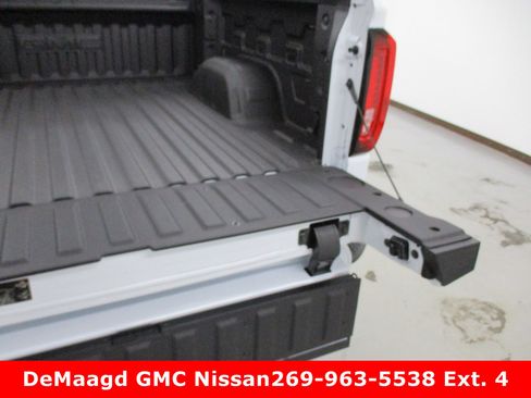New 2026 GMC Sierra 1500 Denali w/ Denali Reserve Package image 15