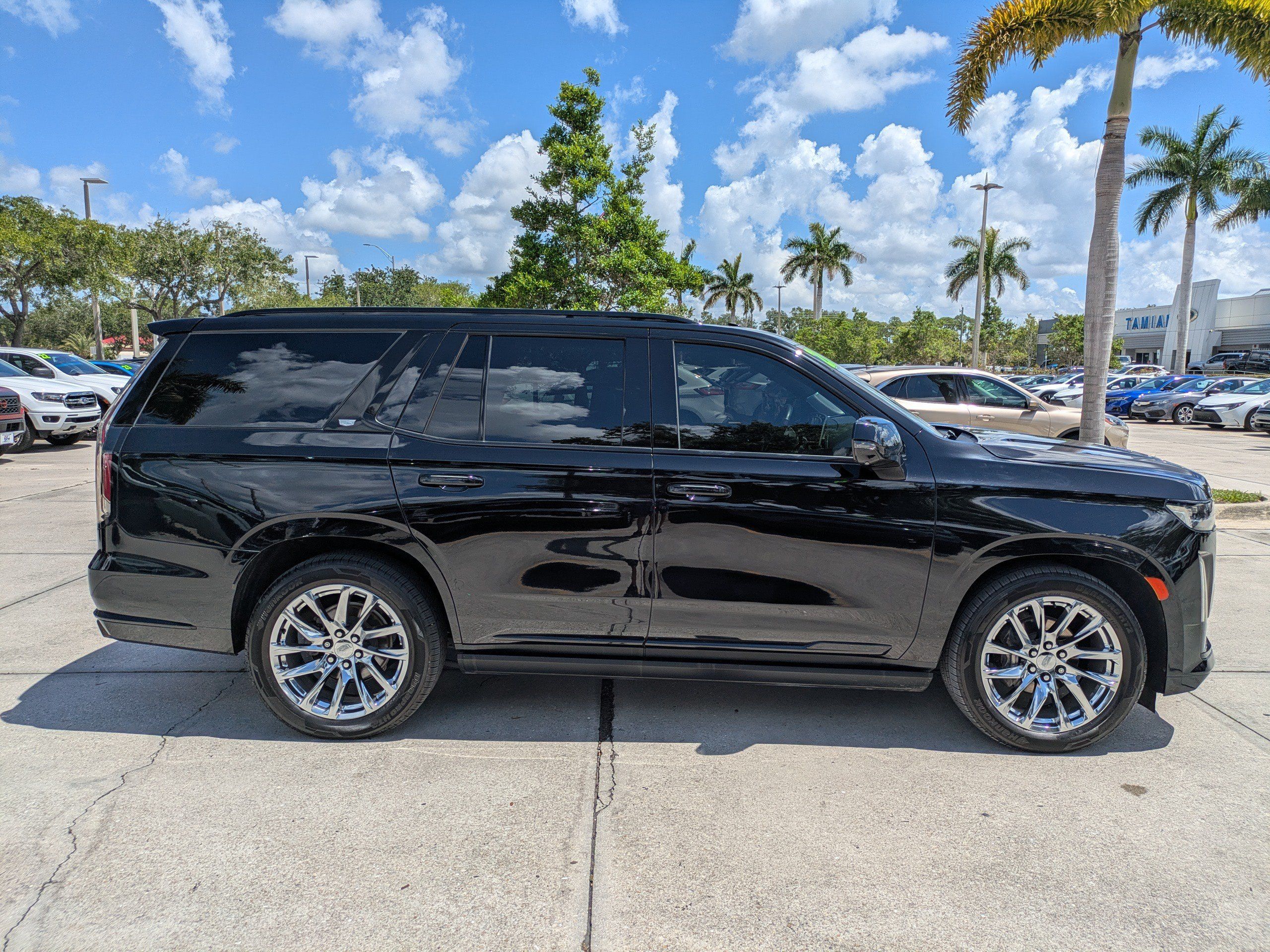 Used 2021 Cadillac Escalade Sport Platinum AWD/4WD image 3