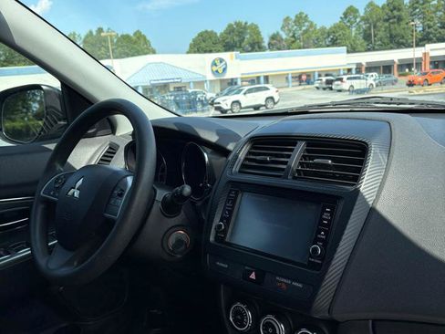 Used 2018 Mitsubishi Outlander Sport ES FWD image 17