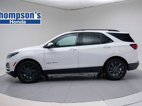 Used 2022 Chevrolet Equinox RS FWD image 2