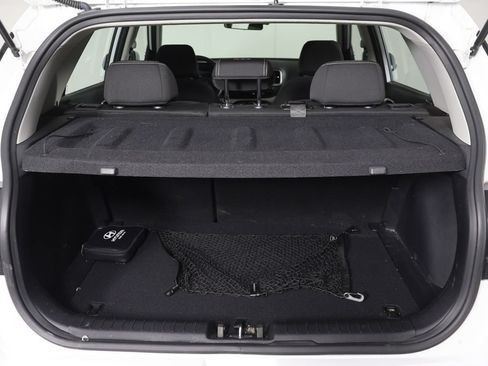 Certified 2024 Hyundai Venue SEL FWD image 15