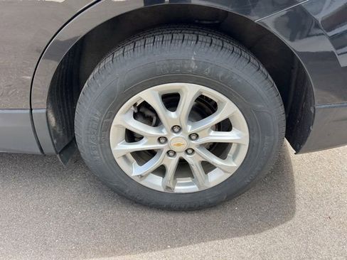 Used 2019 Chevrolet Equinox LT w/ Driver Convenience Package FWD image 9