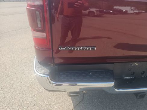 Used 2022 RAM 1500 Laramie AWD/4WD image 11