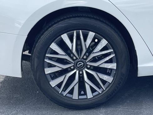 Used 2023 Nissan Altima 2.5 SV image 9