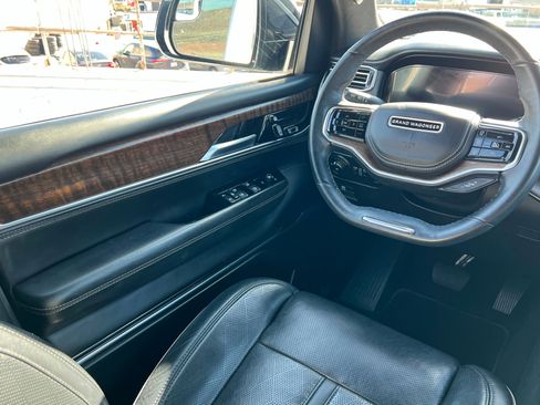 Used 2023 Jeep Grand Wagoneer L Series II image 11