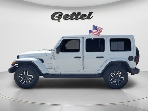 Used 2024 Jeep Wrangler Sahara w/ Technology Group image 7