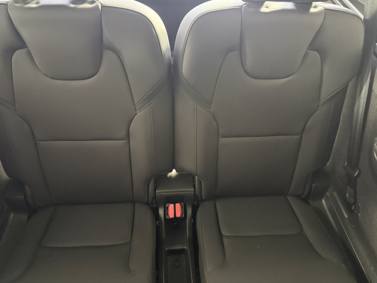 Used 2025 Volvo XC90 B5 Core AWD/4WD image 17