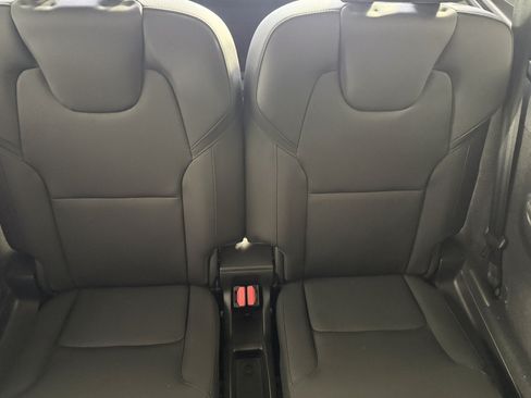 Used 2025 Volvo XC90 B5 Core AWD/4WD image 17