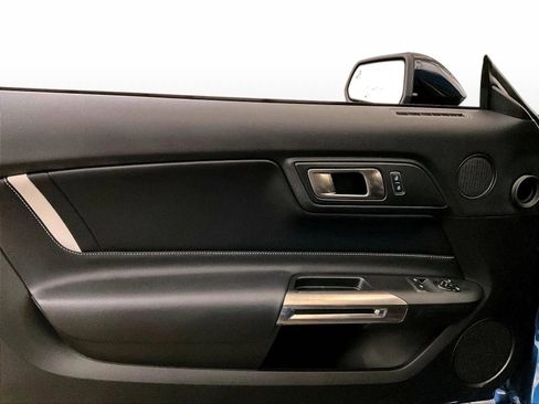 Used 2020 Ford Mustang Shelby GT500 w/ Carbon Fiber Track Pack RWD image 22