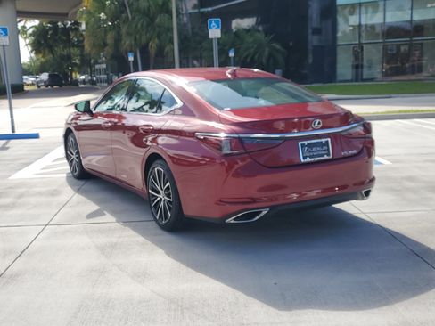 Used 2025 Lexus ES 350 w/ Premium Package image 8