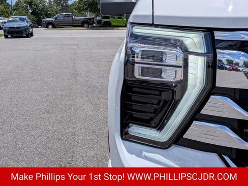 Used 2024 Chevrolet Silverado 3500 High Country w/ High Country Premium Package AWD/4WD image 9