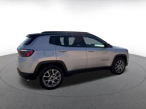 Used 2025 Jeep Compass Limited AWD/4WD image 15