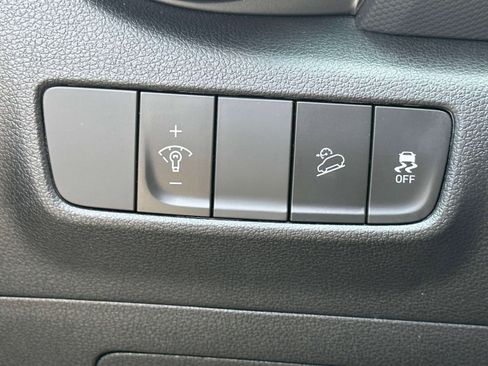 Used 2022 Hyundai Kona SE w/ Cargo Package image 18