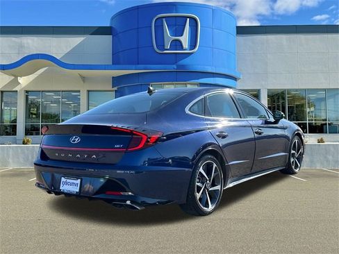 Used 2022 Hyundai Sonata SEL Plus w/ Cargo Package image 2
