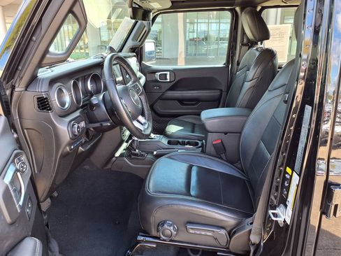 Used 2022 Jeep Wrangler Unlimited Sahara w/ Cold Weather Group AWD/4WD image 22