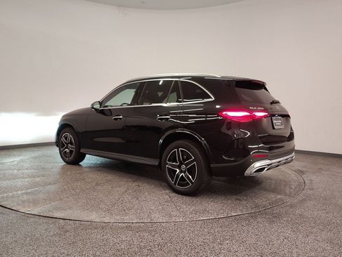 Used 2026 Mercedes-Benz GLC 300 image 3