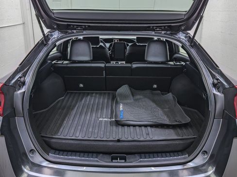 Used 2017 Toyota Prius Prime Premium image 9