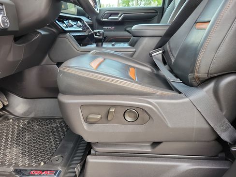 Used 2024 GMC Sierra 1500 AT4 w/ AT4 Premium Package AWD/4WD image 14