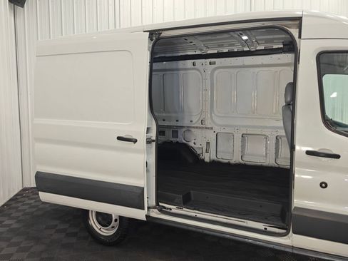 Used 2018 Ford Transit 250 130 Medium Roof RWD image 26