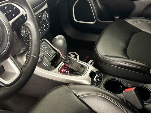 Used 2019 Jeep Compass Latitude w/ Cold Weather Group AWD/4WD image 26