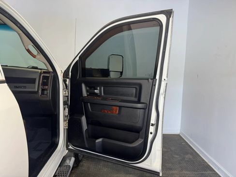 Used 2013 RAM 2500 Tradesman w/ Chrome Appearance Group AWD/4WD image 23