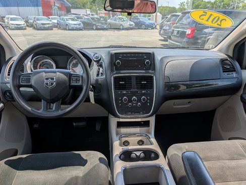 Used 2015 Dodge Grand Caravan SXT FWD image 26