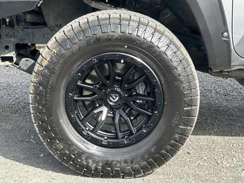 Used 2021 Toyota Tacoma TRD Off-Road AWD/4WD image 41
