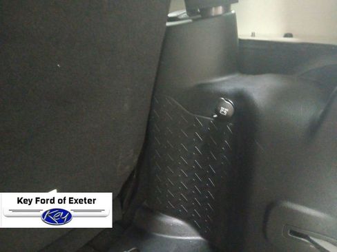 Used 2017 Jeep Wrangler Sahara AWD/4WD image 14