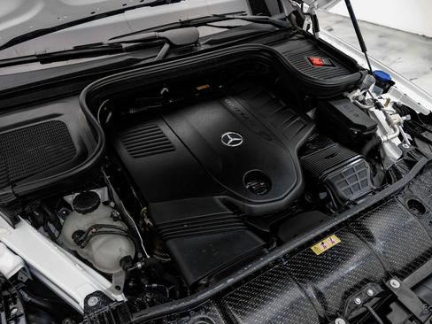 Used 2025 Mercedes-Benz GLE 450 4MATIC w/ AMG Line Exterior image 97
