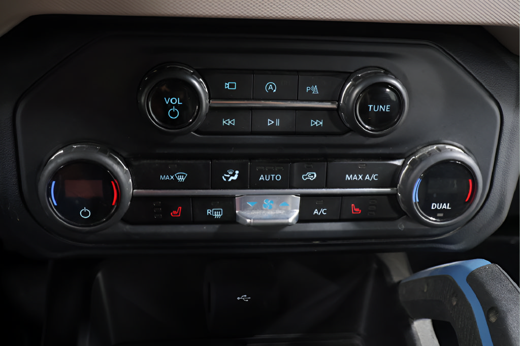 Used 2023 Ford Bronco Wildtrak AWD/4WD image 11