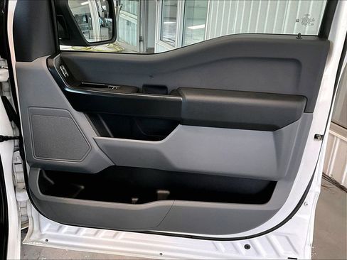 Used 2022 Ford F150 XL w/ Trailer Tow Package image 12